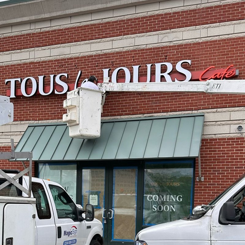 Tous les Jours Café — Installation — Magic Sign Design Chicago