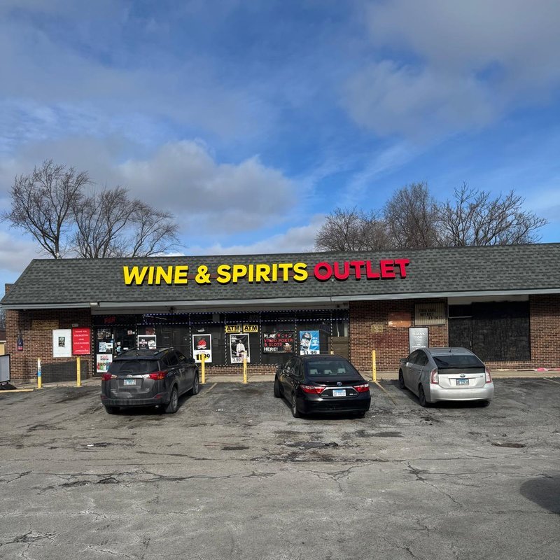 Wine & Spirits Outlet — Full Building — Magic Sign Design Chicago